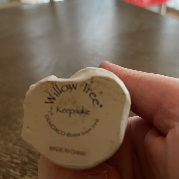 Willow Tree Figurine “Keepsake” - Picture 3 of 3